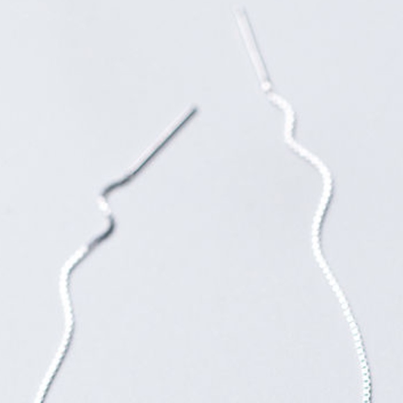 Red Heart Threader Earrings - Picture 3 of 4